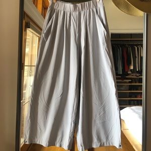 ADAY cropped pant - comfortable and stylish!